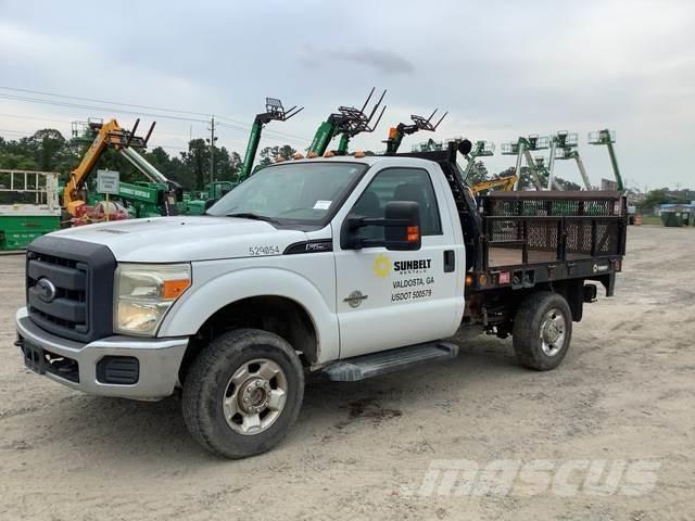 Ford F-250 Platós / Ponyvás teherautók