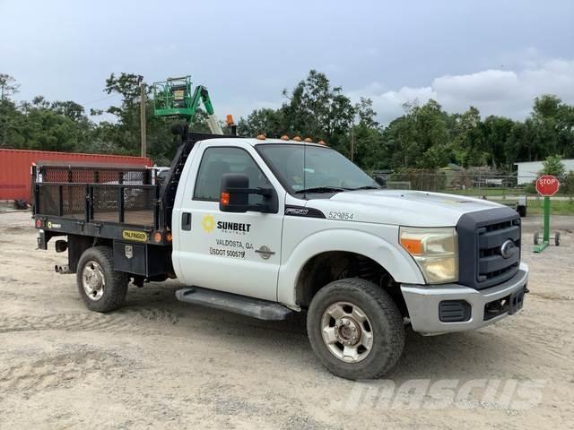 Ford F-250 Platós / Ponyvás teherautók