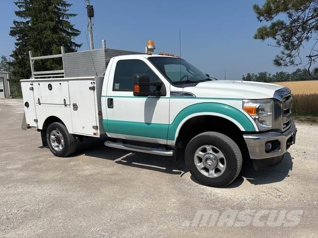 Ford F-250 Kis teherszállító/Platós kocsi
