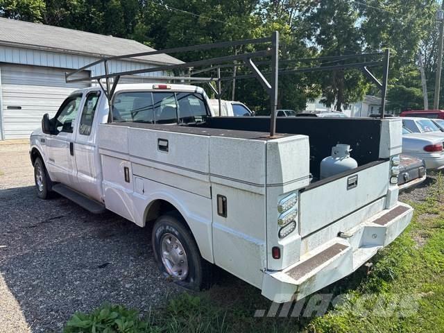 Ford F-250 Kis teherszállító/Platós kocsi