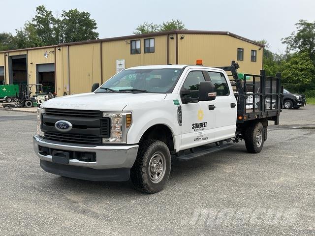 Ford F-250 Platós / Ponyvás teherautók