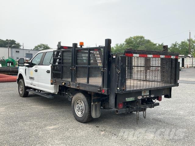 Ford F-250 Platós / Ponyvás teherautók
