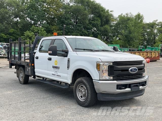 Ford F-250 Platós / Ponyvás teherautók