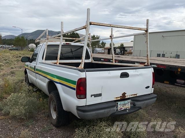 Ford F-250 Kis teherszállító/Platós kocsi