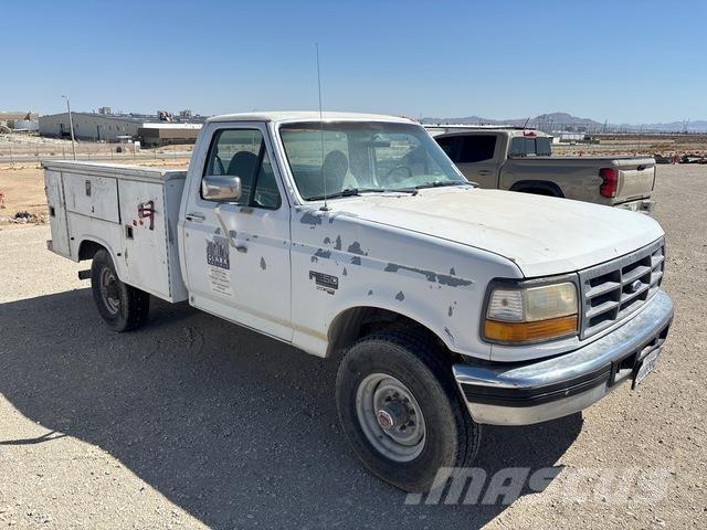 Ford F-250 Kis teherszállító/Platós kocsi
