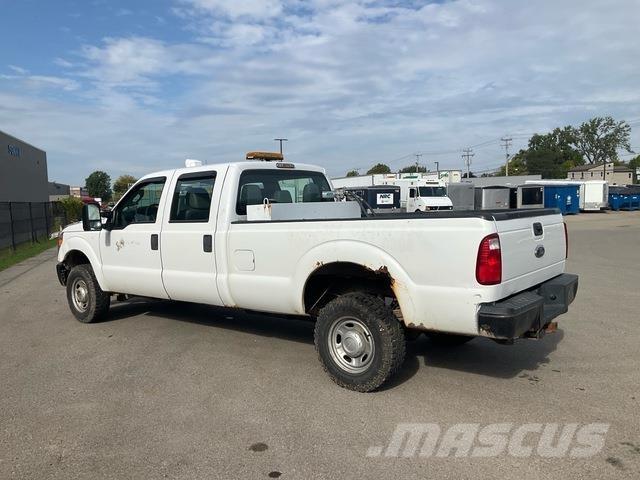 Ford F-250 Kis teherszállító/Platós kocsi