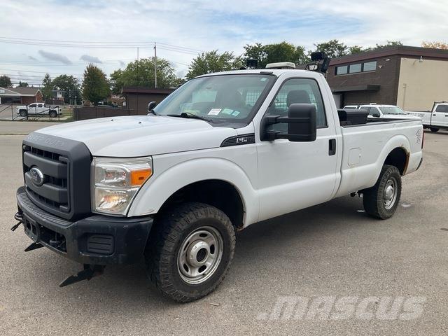 Ford F-250 Kis teherszállító/Platós kocsi