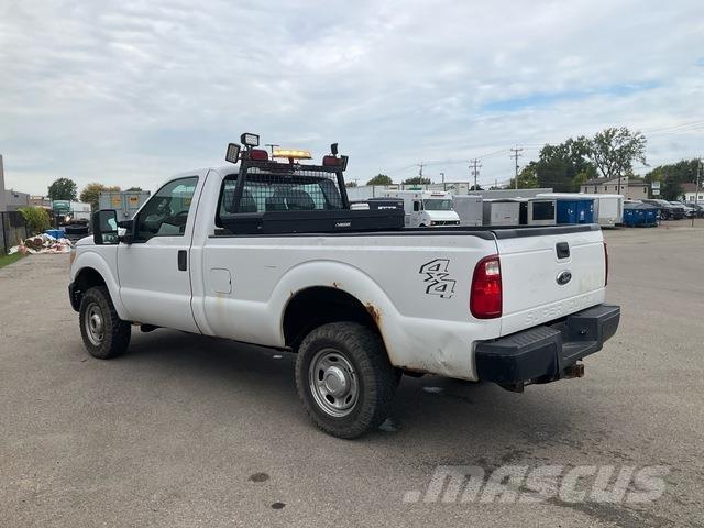 Ford F-250 Kis teherszállító/Platós kocsi