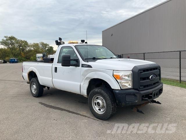 Ford F-250 Kis teherszállító/Platós kocsi