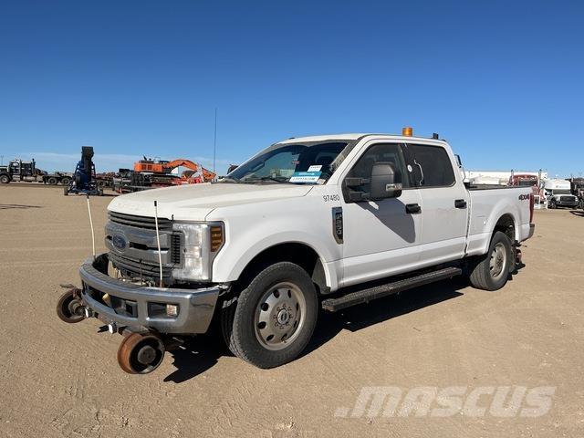 Ford F-250 Kis teherszállító/Platós kocsi