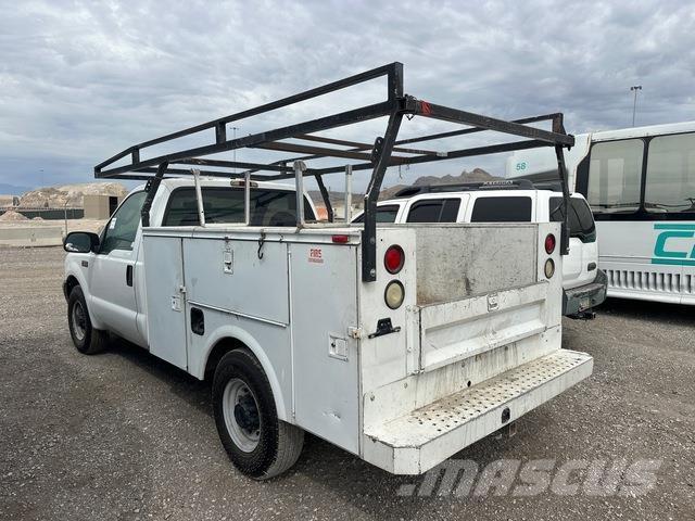 Ford F-250 Kis teherszállító/Platós kocsi