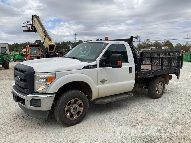 Ford F-250 Platós / Ponyvás teherautók