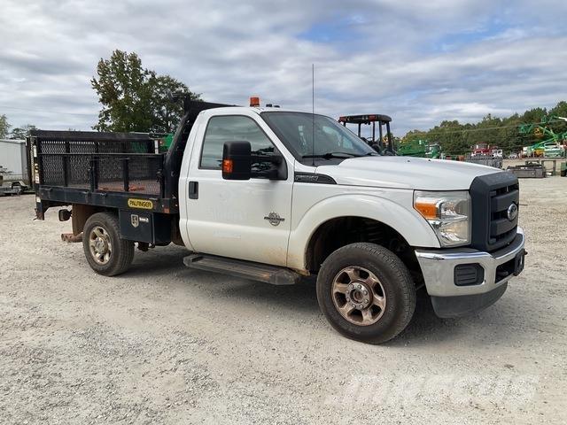 Ford F-250 Platós / Ponyvás teherautók