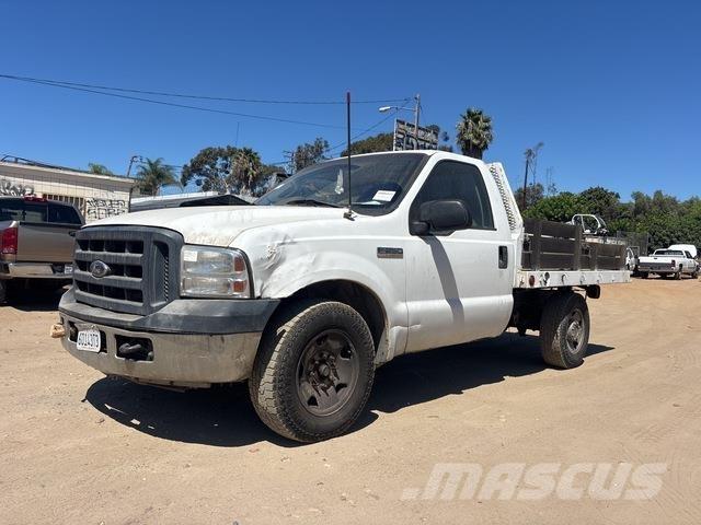 Ford F-250 Platós / Ponyvás teherautók