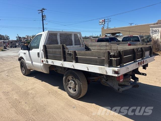 Ford F-250 Platós / Ponyvás teherautók