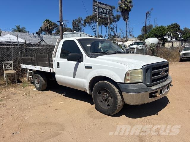 Ford F-250 Platós / Ponyvás teherautók