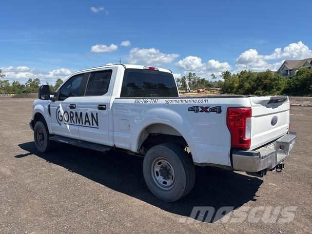 Ford F-250 Kis teherszállító/Platós kocsi