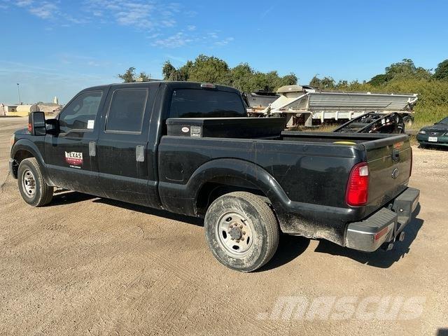 Ford F-250 Kis teherszállító/Platós kocsi
