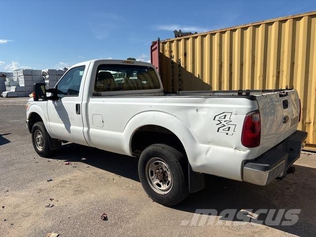 Ford F-250 Kis teherszállító/Platós kocsi