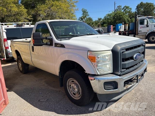 Ford F-250 Kis teherszállító/Platós kocsi