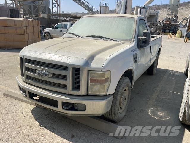 Ford F-250 Kis teherszállító/Platós kocsi