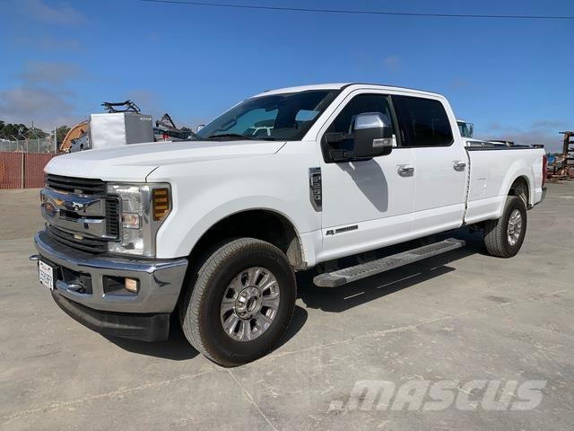 Ford F-250 Kis teherszállító/Platós kocsi
