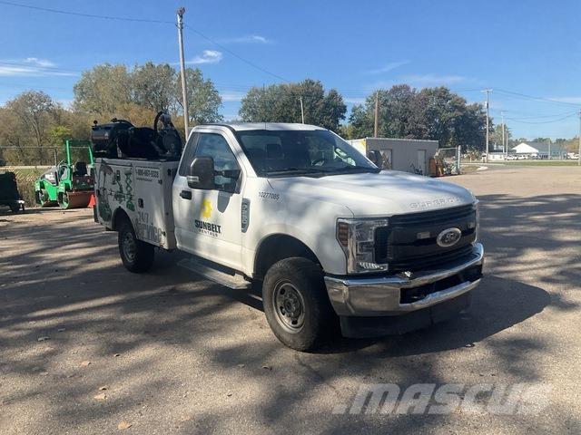 Ford F-250 Közúti karbantartó haszongépek