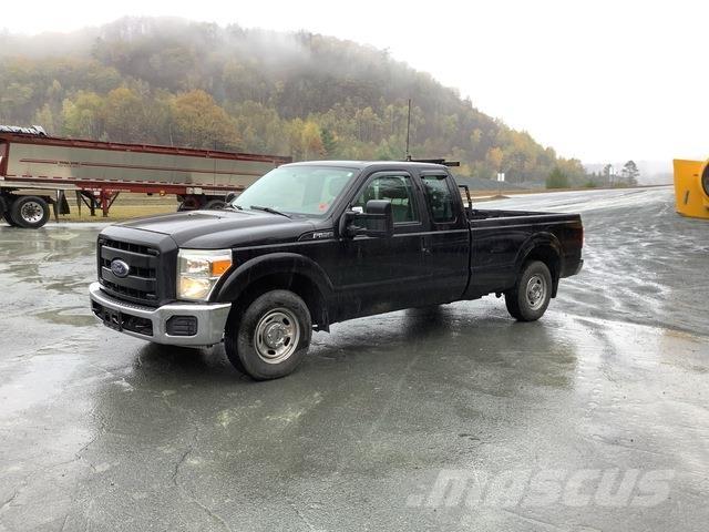 Ford F-250 Kis teherszállító/Platós kocsi