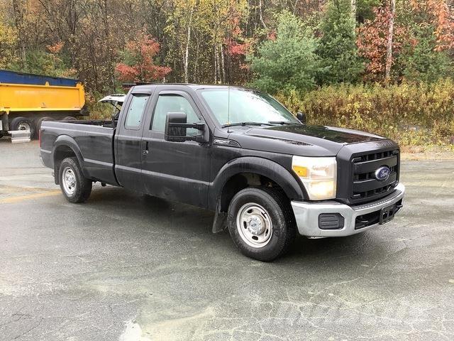 Ford F-250 Kis teherszállító/Platós kocsi