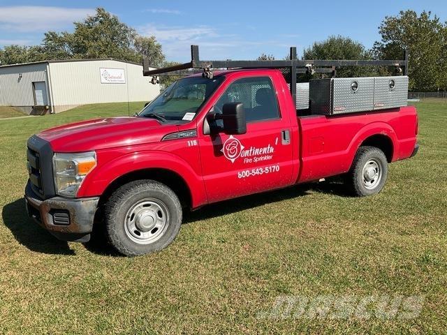 Ford F-250 Kis teherszállító/Platós kocsi