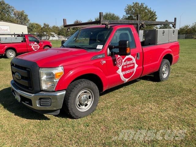 Ford F-250 Kis teherszállító/Platós kocsi