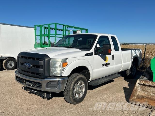 Ford F-250 Kis teherszállító/Platós kocsi