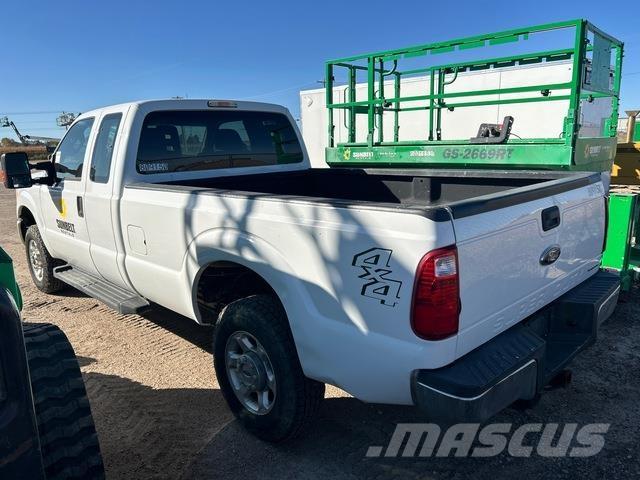 Ford F-250 Kis teherszállító/Platós kocsi