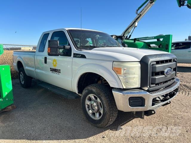 Ford F-250 Kis teherszállító/Platós kocsi