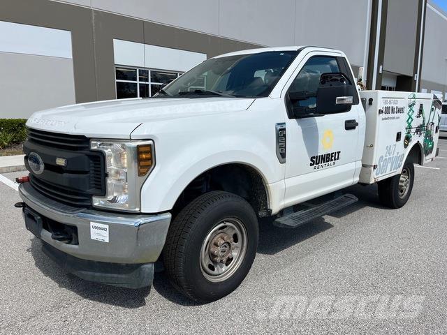 Ford F-250 Kis teherszállító/Platós kocsi
