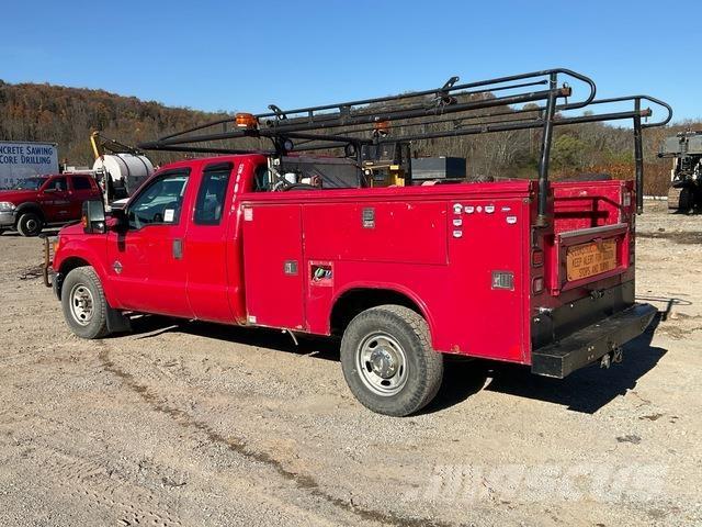 Ford F-250 Kis teherszállító/Platós kocsi