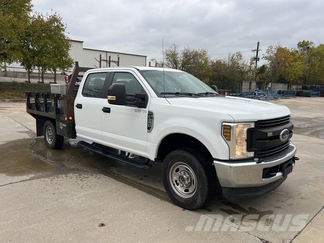 Ford F-250 Platós / Ponyvás teherautók