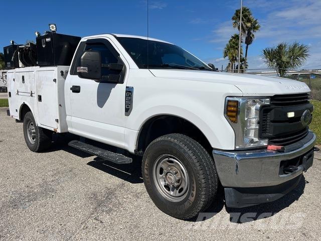 Ford F-250 Közúti karbantartó haszongépek