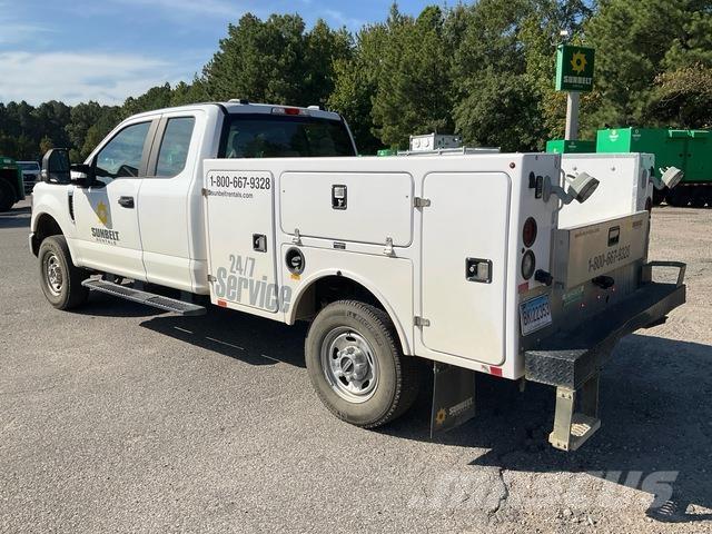 Ford F-250 Kis teherszállító/Platós kocsi