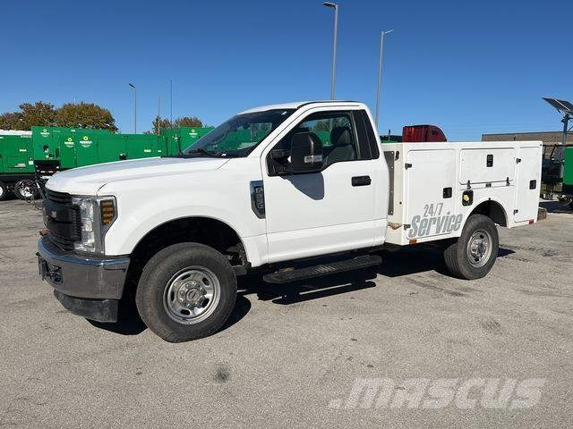 Ford F-250 Kis teherszállító/Platós kocsi