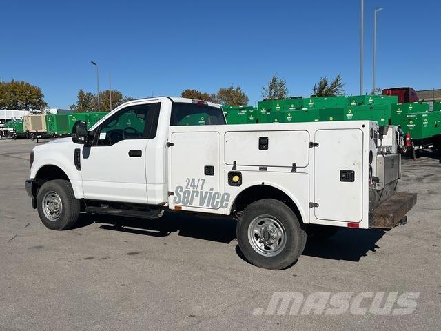 Ford F-250 Kis teherszállító/Platós kocsi