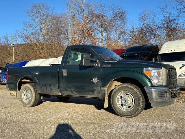 Ford F-250 Kis teherszállító/Platós kocsi