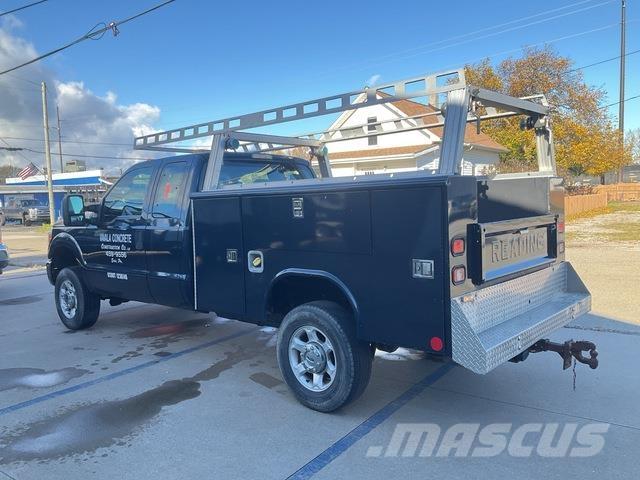 Ford F-250 Kis teherszállító/Platós kocsi