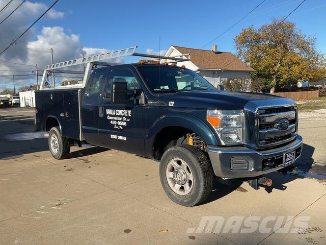 Ford F-250 Kis teherszállító/Platós kocsi