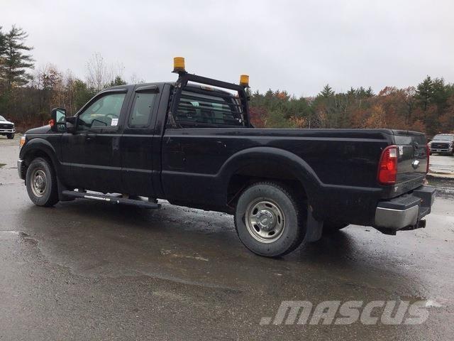 Ford F-250 Kis teherszállító/Platós kocsi
