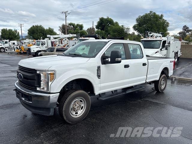 Ford F-250 Kis teherszállító/Platós kocsi