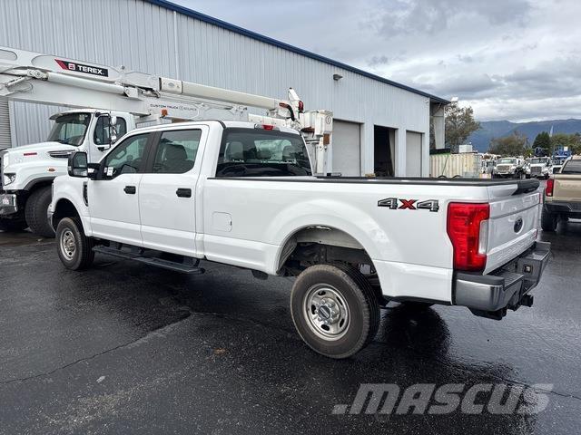 Ford F-250 Kis teherszállító/Platós kocsi