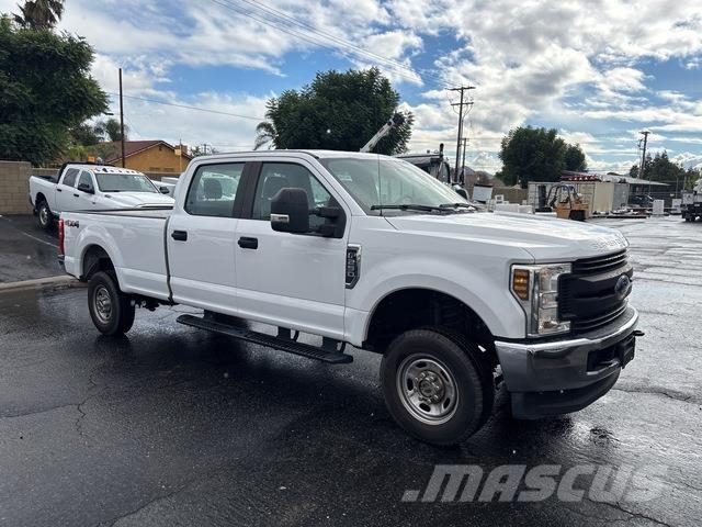 Ford F-250 Kis teherszállító/Platós kocsi