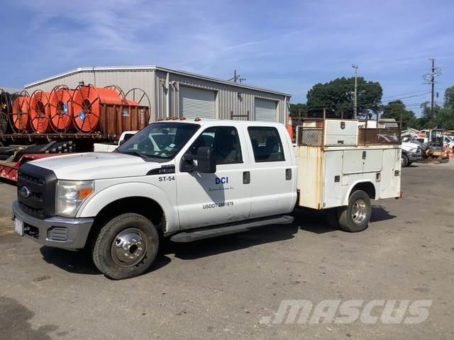 Ford F-350 Kis teherszállító/Platós kocsi