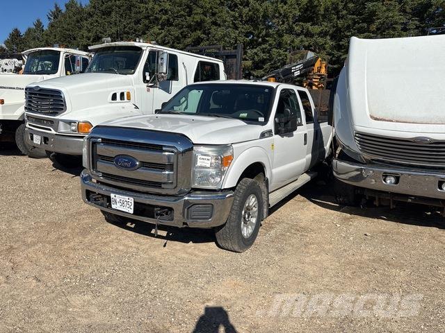 Ford F-350 Kis teherszállító/Platós kocsi
